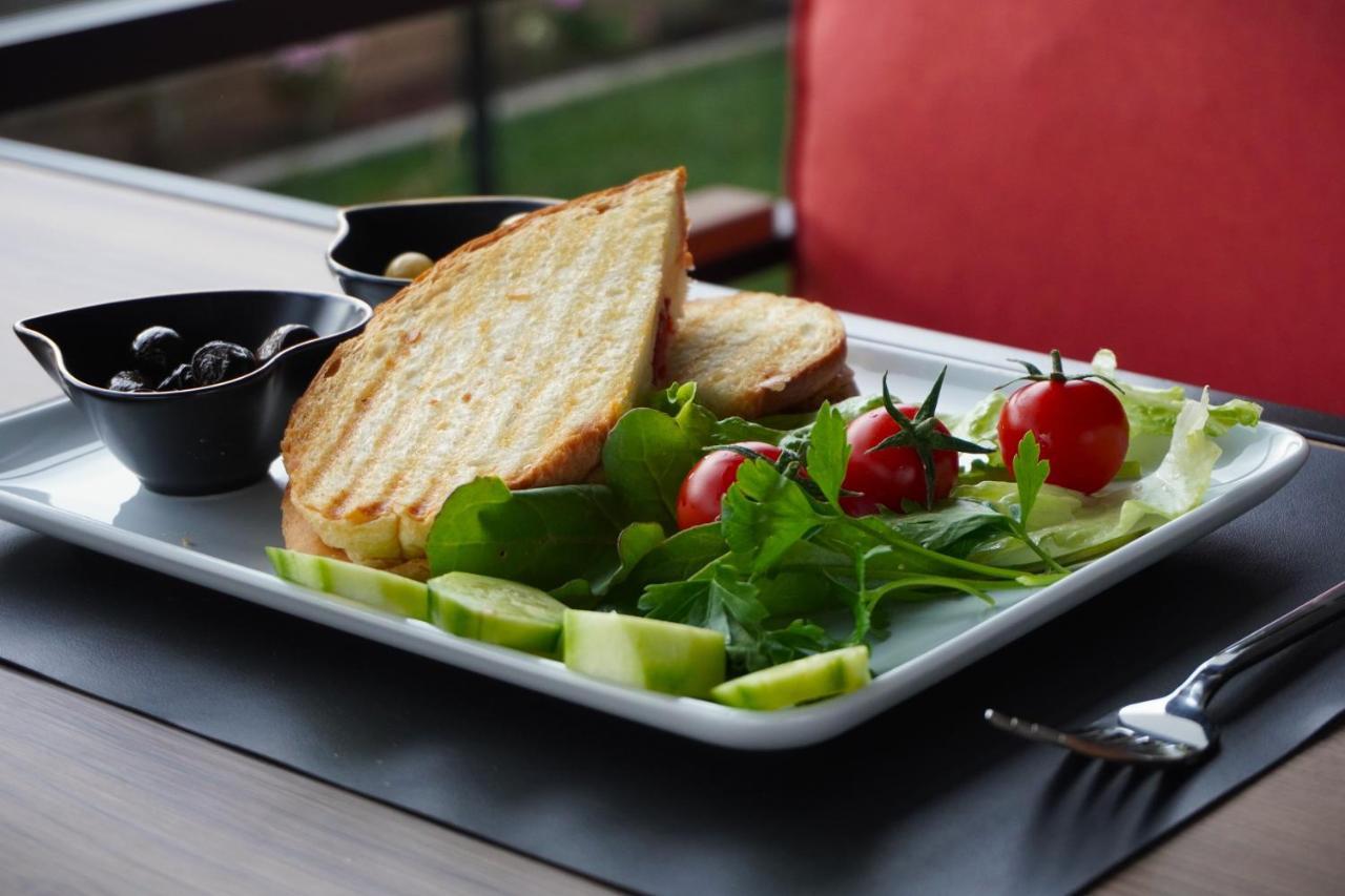 Reynabe Boutique Hotel ديكيلي المظهر الخارجي الصورة